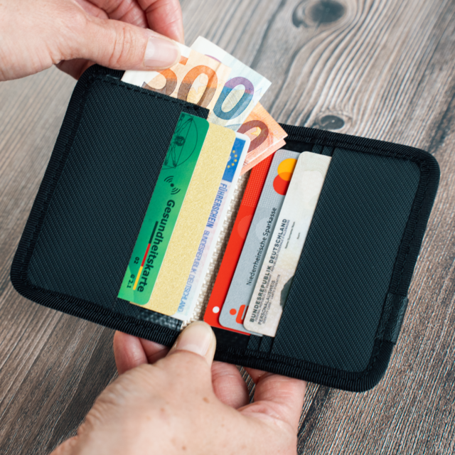 Cardholder Kelly - ke200007