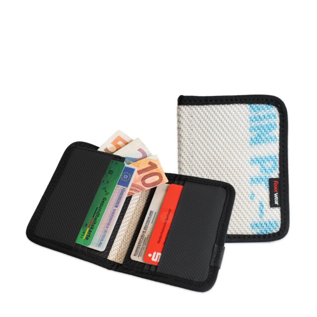 Cardholder Kelly